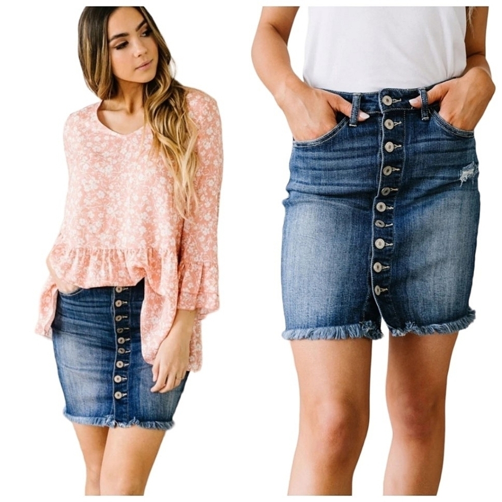 KanCan Frayed Hem Button Down Denim Skirt Size Small Cotton Stretch Distressed - Picture 1 of 9